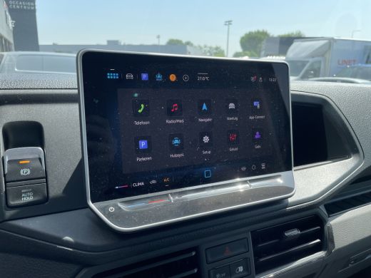 Volkswagen Crafter 35 2.0 TDI L3H3 Highline 140 Pk Automaat | Trekhaakvoorbereiding | App-Connect | 3 Zits ActivLease financial lease