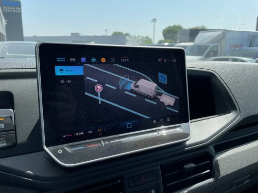 Volkswagen Crafter 35 2.0 TDI L3H3 Highline 140 Pk Automaat | Trekhaakvoorbereiding | App-Connect | 3 Zits ActivLease financial lease
