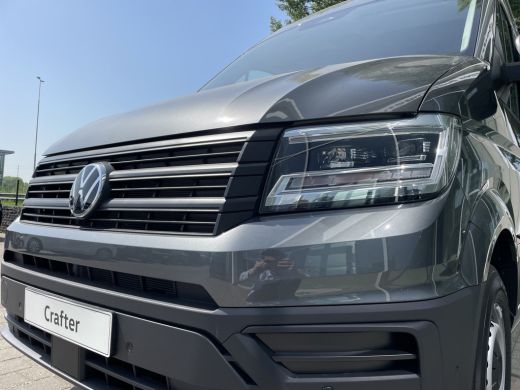 Volkswagen Crafter 35 2.0 TDI L3H3 Highline 140 Pk Automaat | Trekhaakvoorbereiding | App-Connect | 3 Zits ActivLease financial lease