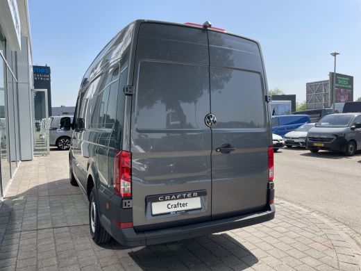 Volkswagen Crafter 35 2.0 TDI L3H3 Highline 140 Pk Automaat | Trekhaakvoorbereiding | App-Connect | 3 Zits ActivLease financial lease