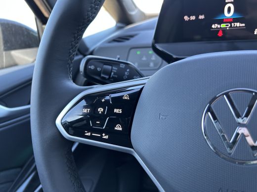 Volkswagen ID.3 Black Edition 52 kWh | 19 inch velgen | Parkeersensoren | App-Connect ActivLease financial lease