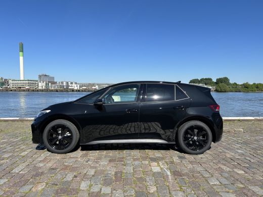 Volkswagen ID.3 Black Edition 52 kWh | 19 inch velgen | Parkeersensoren | App-Connect ActivLease financial lease