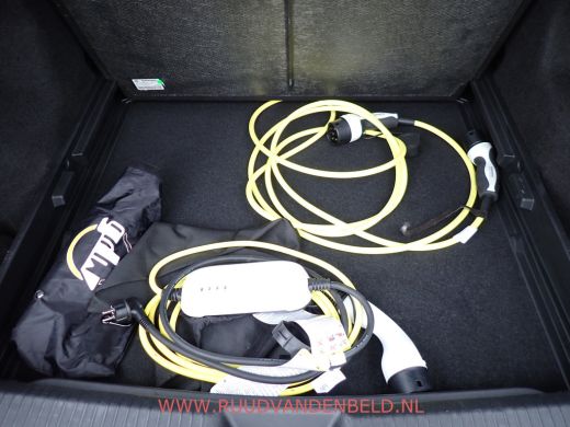 Volkswagen ID.4 Pro 77 kWh TREKHAAK / CAMERA / CARPLAY ActivLease financial lease
