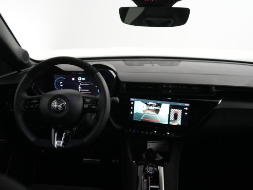 Alfa Romeo Junior Elettrica Veloce 54 kWh | Achteruitrijcamera | Airco (automatisch) | Cruise control adaptief ActivLease financial lease