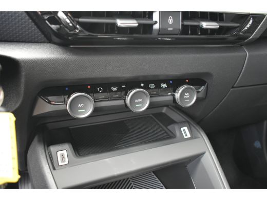 Citroën Ë-C4 C Series 50kWh | Navigatie | Achteruitrijcamera | HUD | Draadloos Apple Carplay & Android Auto | ... ActivLease financial lease