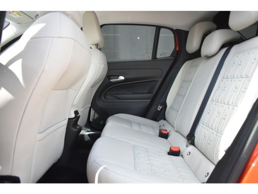 Fiat 600E La Prima 54 kWh 3 Fase | Vol-Leder | Massage | Adaptive Cruise | Stoelverwarming | Elektr. Achter... ActivLease financial lease