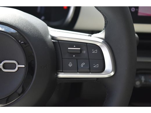 Fiat 600E La Prima 54 kWh 3 Fase | Vol-Leder | Massage | Adaptive Cruise | Stoelverwarming | Elektr. Achter... ActivLease financial lease