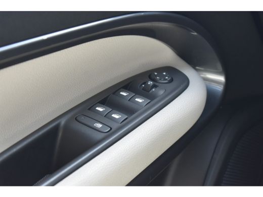 Fiat 600E La Prima 54 kWh 3 Fase | Vol-Leder | Massage | Adaptive Cruise | Stoelverwarming | Elektr. Achter... ActivLease financial lease