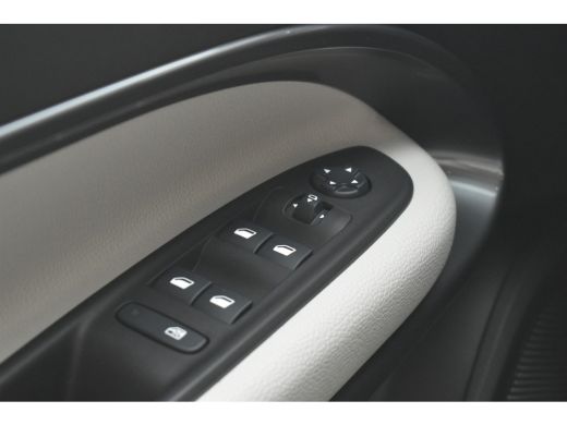 Fiat 600 La Prima 54 kWh 3 Fase | Vol-Leder | Adaptive Cruise | Massage | Elektr. Achterklep | Stoelverwar... ActivLease financial lease