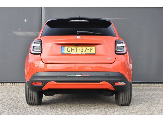 Fiat 600 La Prima 54 kWh 3 Fase | Vol-Leder | Adaptive Cruise | Massage | Elektr. Achterklep | Stoelverwar... ActivLease financial lease