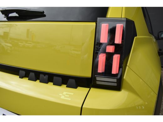 Fiat Grande Panda La Prima 11 kW 44 kWh DEMO-DEAL! | Achteruitrijcamera | Draadloze Carplay | Stoel/Stuur verwarmin... ActivLease financial lease