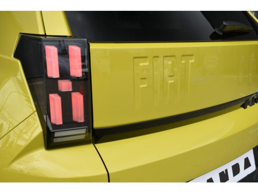 Fiat Grande Panda La Prima 11 kW 44 kWh DEMO-DEAL! | Achteruitrijcamera | Draadloze Carplay | Stoel/Stuur verwarmin... ActivLease financial lease