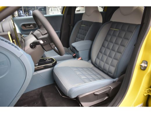 Fiat Grande Panda La Prima 11 kW 44 kWh DEMO-DEAL! | Achteruitrijcamera | Draadloze Carplay | Stoel/Stuur verwarmin... ActivLease financial lease