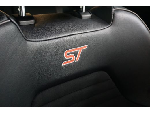 Ford Puma 1.5 EcoBoost 200pk ST-X | Performance Pack | Panoramadak | Orig. NL + onderhoud! | B&O | Winter P... ActivLease financial lease