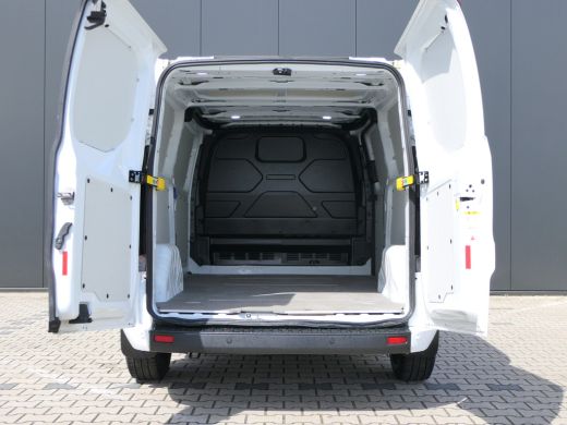 Ford Transit Custom 320 2.0 TDCI L2H1 Trend | 3-Zits | Navigatie | BLIS | Camera | DAB | Stoelverwarming | Voorruit V... ActivLease financial lease