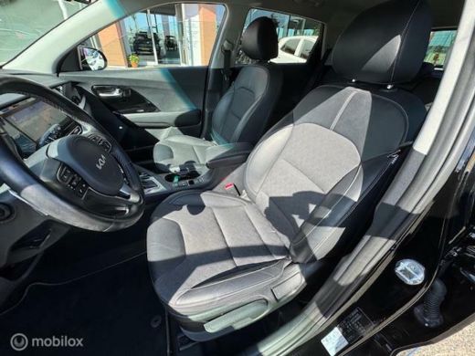 Kia Niro 1.6 GDi PHEV DynamicPlusLine 55km volledig electrisch rijden Hierna hybride , Dodehoek detectie ,... ActivLease financial lease