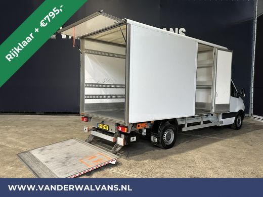 Mercedes Sprinter 314 CDI 143pk Bakwagen 4.4m Lang Laadklep Zijdeur 975kg laadvermogen Euro6 RIJKLAAR Airco | Camer... ActivLease financial lease