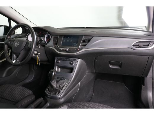 Opel Astra Sports Tourer 1.2 Edition 110pk | Airco | Camera | Cruise | Agr-stoelen | Navi | ActivLease financial lease