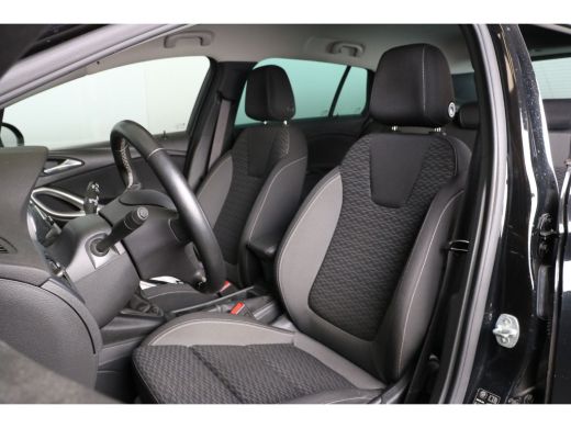 Opel Astra Sports Tourer 1.2 Edition 110pk | Airco | Camera | Cruise | Agr-stoelen | Navi | ActivLease financial lease