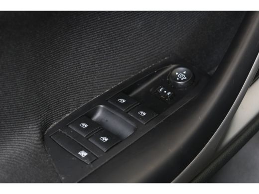 Opel Astra Sports Tourer 1.2 Edition 110pk | Airco | Camera | Cruise | Agr-stoelen | Navi | ActivLease financial lease