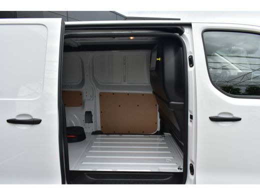 Opel Vivaro-e L2 75 kWh 3 Fase DEMO-DEAL! | Navigatie | Achteruitrijcamera | Draadloos Apple Carplay & Android ... ActivLease financial lease