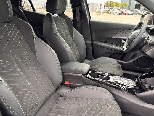 Peugeot 2008 1.2 PureTech 130 GT | Cruise control adaptief met Stop&Go | Keyless entry | Sfeerverlichting ActivLease financial lease