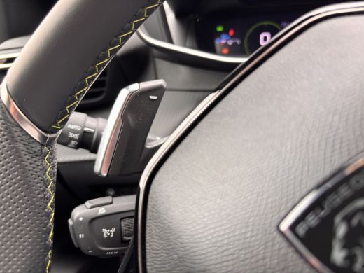 Peugeot 2008 1.2 PureTech 130 GT | Cruise control adaptief met Stop&Go | Keyless entry | Sfeerverlichting ActivLease financial lease