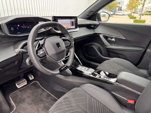 Peugeot 2008 1.2 PureTech 130 GT | Cruise control adaptief met Stop&Go | Keyless entry | Sfeerverlichting ActivLease financial lease