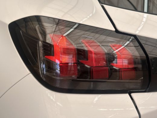 Peugeot 208 1.2 PureTech Active Pack Navigatie | Cruise | Airco | 16" Lichtmetaal | Apple/Android Carplay | A... ActivLease financial lease