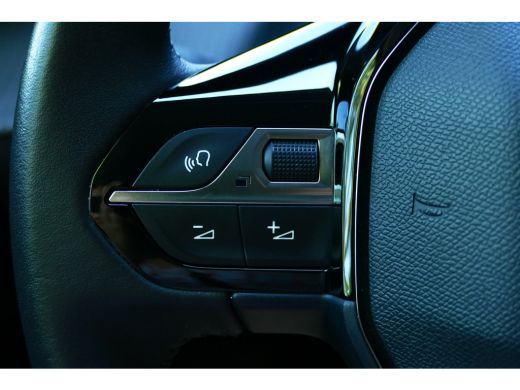 Peugeot 208 1.2 PURETECH 100PK 5-DRS ACTIVE PACK / NAVI / LED / PDC / 16"LMV / BLUETOOTH / CRUISECONTROL / 1E... ActivLease financial lease