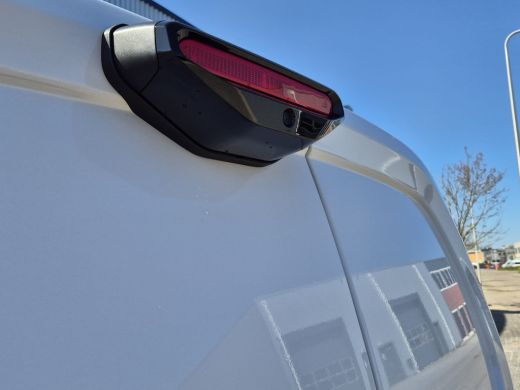Peugeot Partner 1.5 BlueHDi 100PK | S&S L1 | Achteruitrijcamera | Betonplex laadvloer | Trekhaak | Betonplex in l... ActivLease financial lease