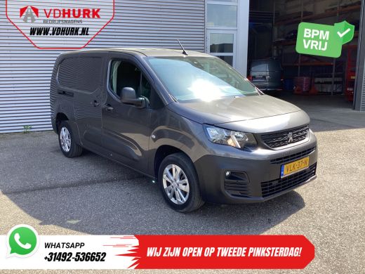 Peugeot Partner 1.5 HDI 130 pk Aut. L2 BPM VRIJ! 3 Pers./ Navi/ Keyless/ Carplay/ Camera/ PDC/ LMV/ Cruise/ Airco Peugeot Partner 1.5 HDI 130 pk Aut. L2 BPM VRIJ! 3 Pers./ Navi/ Keyless/ Carplay/ Camera/ PDC/ LMV/ Cruise/ Airco