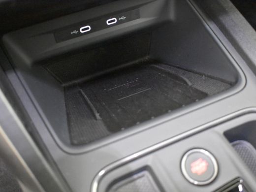 Seat Formentor 1.4 e-Hybrid VZ Performance 245pk | Trekhaak | Adaptief cruise control | Keyless | Dodehoekdetect... ActivLease financial lease
