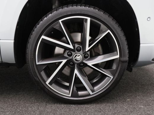 Skoda Karoq 1.5 TSi 150 Pk Automaat Sportline Business | Panoramadak | Trekhaak | Full LED | Camera | 19 Inch... ActivLease financial lease