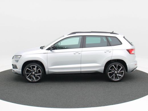 Skoda Karoq 1.5 TSi 150 Pk Automaat Sportline Business | Panoramadak | Trekhaak | Full LED | Camera | 19 Inch... ActivLease financial lease