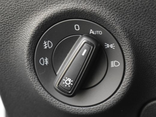 Skoda Karoq 1.5 TSI ACT Business Edition 150pk DSG/AUTO | Panorama dak | Adaptief cruise control | Navigatie ... ActivLease financial lease