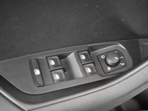 Skoda Karoq 1.5 TSI ACT Business Edition 150pk DSG/AUTO | Panorama dak | Adaptief cruise control | Navigatie ... ActivLease financial lease