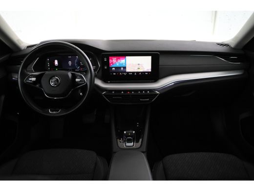 Skoda Octavia Combi 2.0 TDI Cruise Control, Apple Carplay, Climate Control, Airco ActivLease financial lease