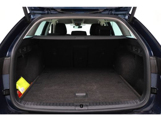 Skoda Octavia Combi 2.0 TDI Cruise Control, Apple Carplay, Climate Control, Airco ActivLease financial lease