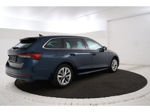 Skoda Octavia Combi 2.0 TDI Cruise Control, Apple Carplay, Climate Control, Airco ActivLease financial lease