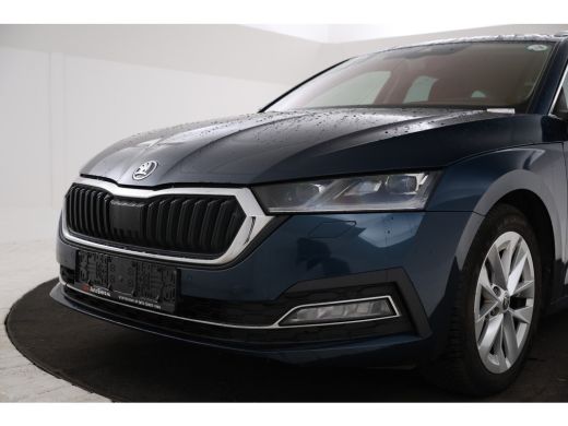 Skoda Octavia Combi 2.0 TDI Cruise Control, Apple Carplay, Climate Control, Airco ActivLease financial lease