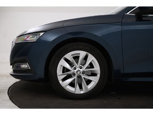 Skoda Octavia Combi 2.0 TDI Cruise Control, Apple Carplay, Climate Control, Airco ActivLease financial lease