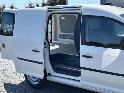 Volkswagen Caddy 2.0 TDI COMFORTLINE EURO 6 / L1H1 / 1e EIG. / INRICHTING / AIRCO / CRUISE / NAVI / TREKHAAK ActivLease financial lease