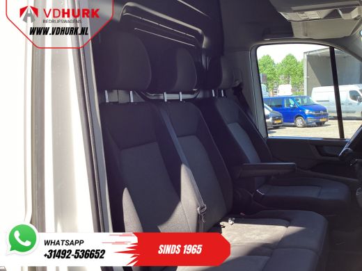 Volkswagen Crafter 35 2.0 TDI 140 pk L3H3 EXPORT ONLY Carplay/ Alarm/ Airco/ DAB+/ Cruise/ Navi/ Trekhaak/ PDC ActivLease financial lease
