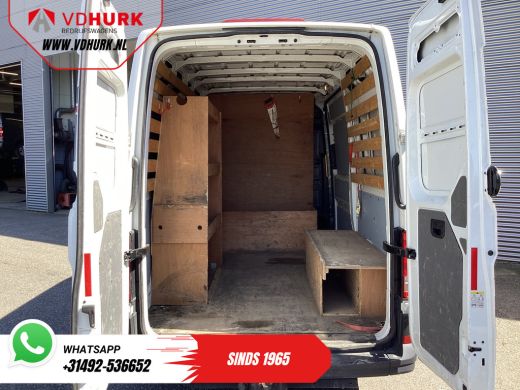 Volkswagen Crafter 35 2.0 TDI 140 pk L3H3 EXPORT ONLY Carplay/ Alarm/ Airco/ DAB+/ Cruise/ Navi/ Trekhaak/ PDC ActivLease financial lease