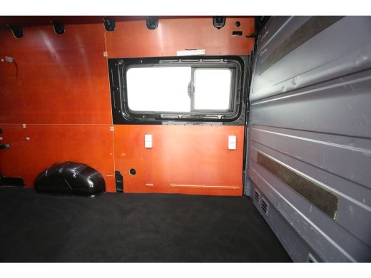 Volkswagen Crafter 35 2.0 TDI L3H3 141PK 3000KG Trekgew. Trekhaak Airco Camera Carplay Cruise PDC Elektrpakket ActivLease financial lease