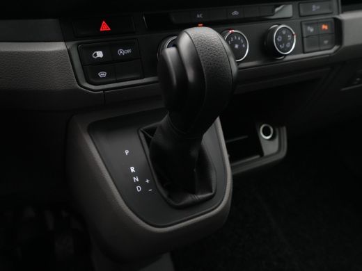 Volkswagen Crafter 35 2.0 TDI L3H3 Highline EURO VI Navi via App Camera Trekhaak Voorruitverwarming ActivLease financial lease