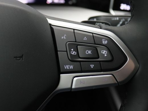 Volkswagen Golf 1.5 eHybrid Life Edition 204PK DSG Adaptieve Cruise Controle, Navi via Apple Carplay/Android Auto... ActivLease financial lease
