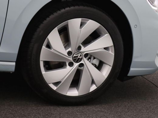 Volkswagen Golf 1.5 eHybrid Life Edition 204PK DSG Adaptieve Cruise Controle, Navi via Apple Carplay/Android Auto... ActivLease financial lease