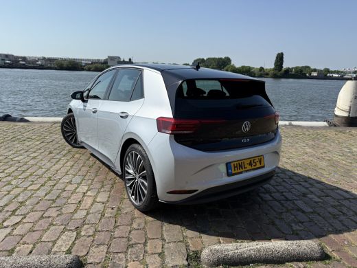 Volkswagen ID.3 Pure Edition 52 kWh | Stoel- en stuurverwarming | Navigatie | Draadloze telefoonlader ActivLease financial lease